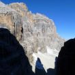 Sombra del Campanile - La afilada sombra del Campanile Basso apuntando a las paredes de la cima Tosa y el Crozzon di Brenta