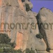 Montserrat cara sur. Volumen I - Esta guía, primera parte de las dos dedicadas a Monserrat Sur contiene vías de un largo de las zonas bajas de la cara sur de Montserrat con concesiones de zonas algo más arriba. Los criterios a la hora de seleccionar el contenido de la guía son la cercanía a los aparcamientos (entre 5\' y 1 h) y pertenecer a la cara Sur.

La guía consta de 13 capítulos:

1. Bauma de Can Solà (2 sectores)

2. Vermell del Xincarró
• Pallers free y roca de l\'Era dels Pallers
• Paller Sud
• Bauma de les Estaques, totxo del XEP y la Carabassina
• Gerro i Veïna del Gerro
• Roca del Tambor Gran, Timbaler, Cartutxos
• Vermell del Xincarró esq
• Vermell del Xincarró dr, cova de l\'Alfonso

3. El Castell
• Castell esq i dr
• Totxo del Clot del Tambor
• el Plàtanl

4. Clot del Boixar
• Clot del Boixar esq
• Clot del Boixar dr

5. La Tonsura-Agulla del Senglar
• el Supositori
• Tonsura i placa Hardkore
• Senglar y Senglar superior
• roca Roja
• ag Fina dels Naps de Baix

6. El Faraó de baix
• Faraó de baix esq
• Faraó de baix dreta
• roca de Sant Miquel
• roca del Cantó

7. La Palomera
• la Palomera O
• la Palomera E
• placa dels Roofs

8. Can Jorba
• totxo de Can Jorba, placa de la Pluja
• Can Jorba esq
• Can Jorba cente
• Can Jorba dr
• roca Mur

9. La Vinya Nova
• la Vinya Nova
• placa Cangur

10. L\'Artiga Baixa
• la Piula i veïnes
• les Dames

11. El Clot de la Mònica
• totxo de Ponent y Clean is good
• serrat inferior d\'en Muntaner
• la Pastereta, totxo de la Pastereta y la Planeta
• placa Tótem
• Miranda de la Vinya Nova
• serrat superior d\'en Muntaner

12. Torrent del Misser
• Mama\'s & the Papa\'s y toxo del Akino

13. Collbató
• cingle de Xaloc
• totxos CAM Nou Barris
• els Graus
• el Jardinet
• primer y segon pis
• el Llençol
• la Codolosa