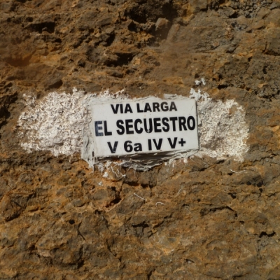 Cartel a pie de vía