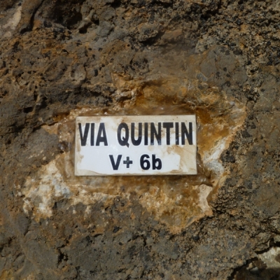 Cartel a pie de vía